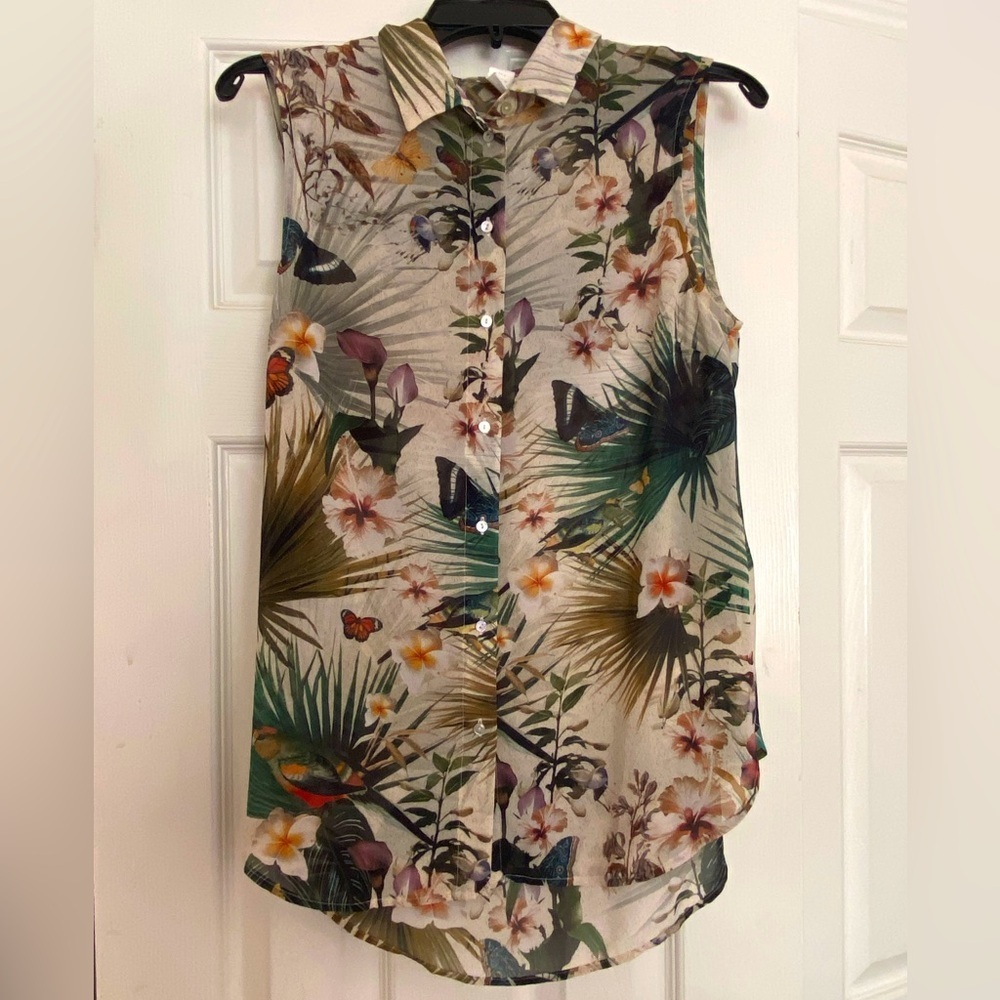 2 for 10 ☀️🌿 Sleeveless airy summer floral patterned blouse - Picture 2 of 12